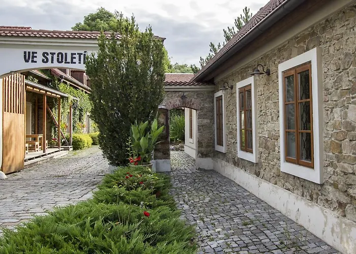 Ve Stoleti Guest house Lodenice